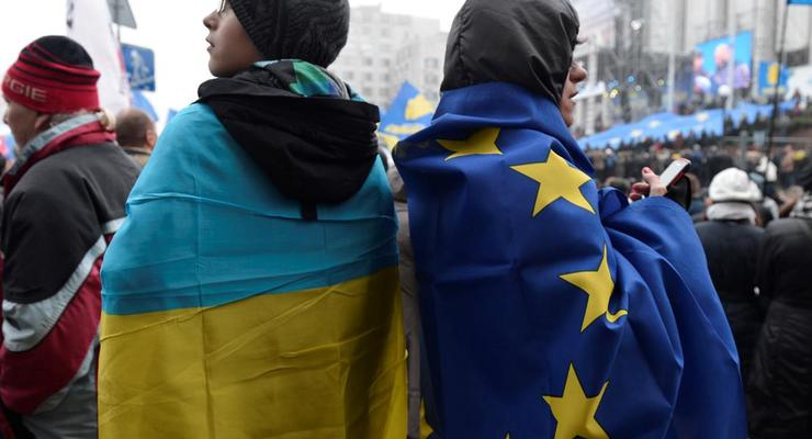 ЕС держит двери для Украины открытой, критикует Кремль