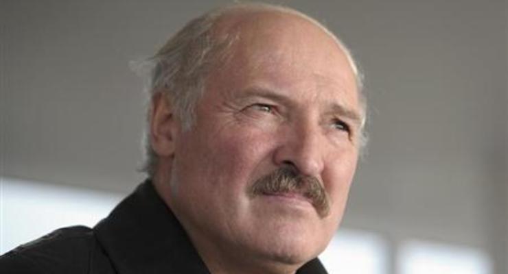 Лукашенко пригрозил наказать банкиров за потрясения на рынке валюты