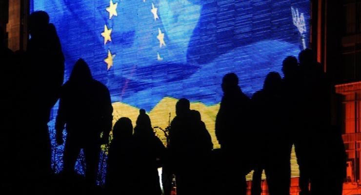 Европейский парламент призвал ЕС организовать помощь международных финансовых институций Украине