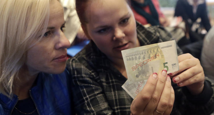 Латвия перешла на евро: теперь валютой ЕС пользуются 18 стран