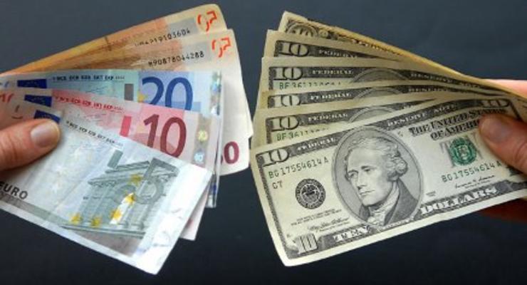 Фунт стерлингов на Forex снижается к доллару и иене