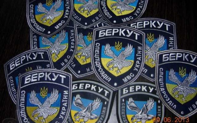 Экс-беркутовцы ищут работу и продают форму в интернете