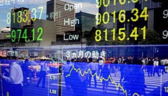 Биржи Европы закрылись снижением на 2,5%