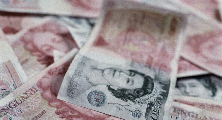 Фунт стерлингов на Forex растет к доллару и японской иене
