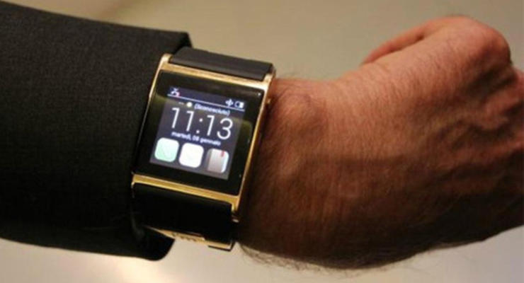 В мире за год продали почти два миллиона "умных" часов