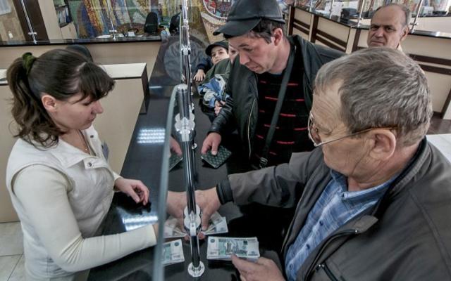 В Крыму с июля будут выплачивать двойную пенсию