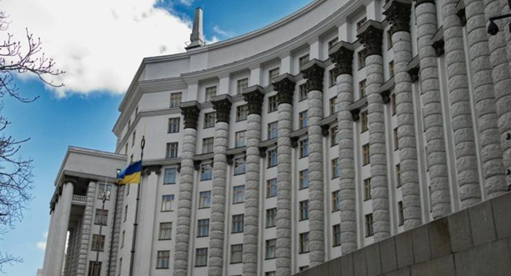 Кабмин принял программу защиты малообеспеченных украинцев