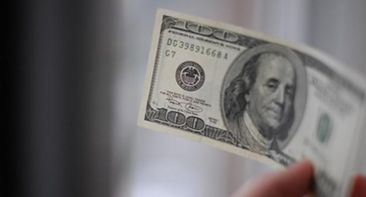 Доллар на межбанке продолжает падать