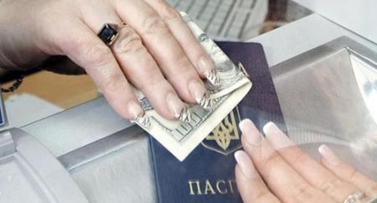 Украинцы вновь будут покупать валюту по паспортам – НБУ