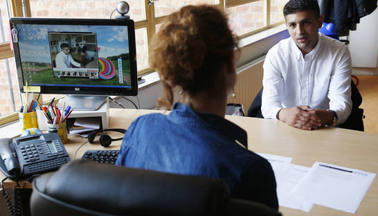 Неграмотность и стандартные фразы. Эксперты назвали пять самых грубых ошибок при составлении резюме