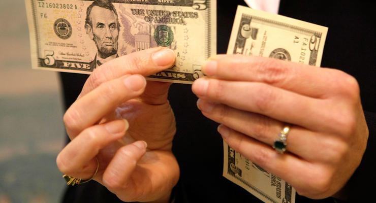 Доллар подешевел на открытии межбанка