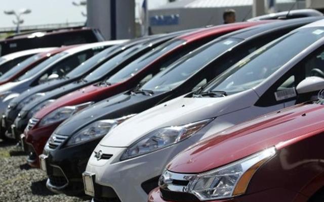 Продажи новых автомобилей в Украине упали на 61%