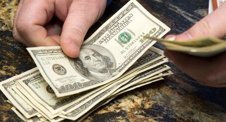 Доллар продолжает дорожать на межбанке