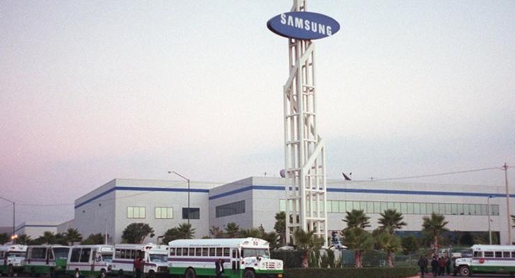 Samsung сократил сеть фирменных салонов в России на 20% - СМИ