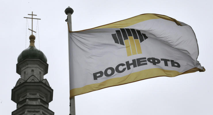 Санкции против РФ: Роснефть уволит 25% сотрудников главного офиса – СМИ