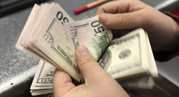 Доллар подорожал к закрытию межбанка