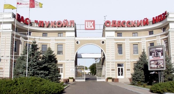 Руководство Одесского НПЗ говорит о захвате завода людьми Коломойского