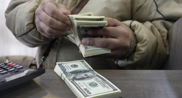 Курс доллара вырос на открытии межбанка