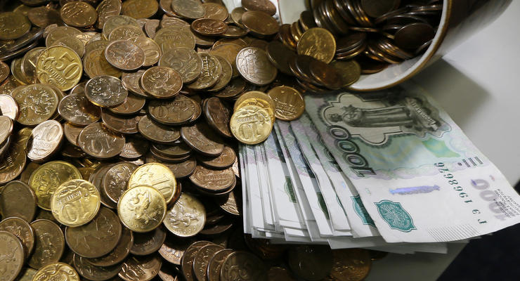 Курс доллара в России вновь поднялся выше 54 рублей
