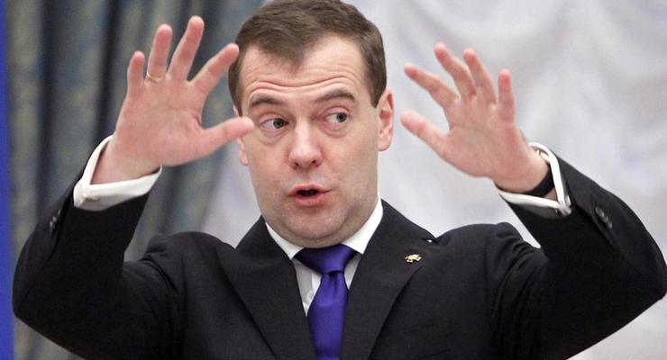 Медведев назвал главные причины падения рубля
