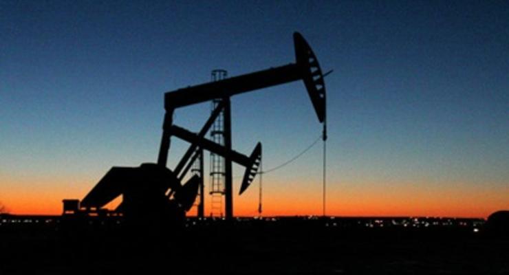 Нефть дальше дешевеет на фоне ухудшения прогноза на спрос