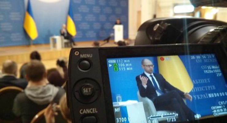 Яценюк:  Я лично потерял значительные средства в украинских банках