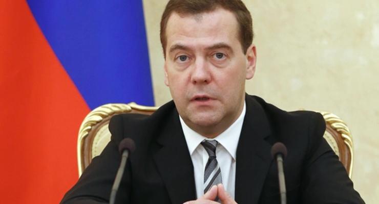 Россия не хочет дефолта Украины, но по долгам надо платить - Медведев