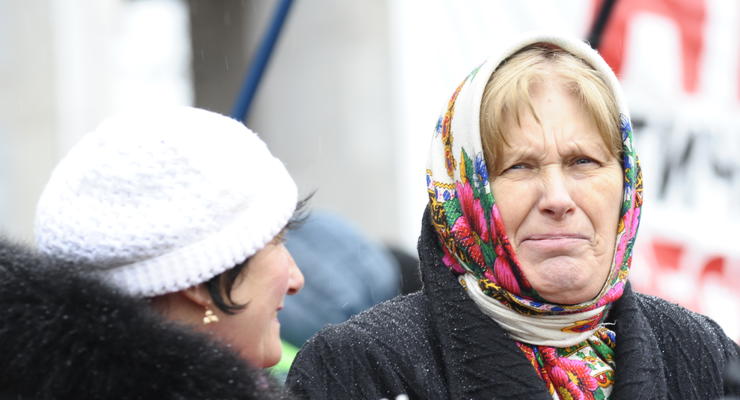 Порошенко ветировал закон о досрочном выходе женщин на пенсию