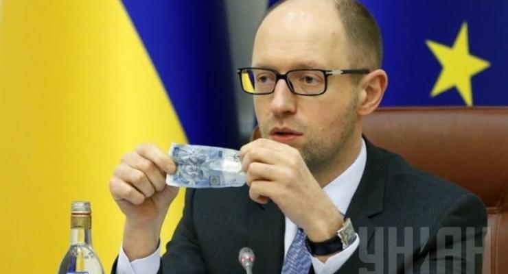 Яценюк: Валюта в стране есть, всему виной - спекулянты