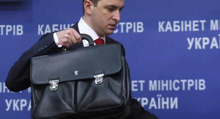 Яценюк поручил провести служебное расследование в Госфининспекции
