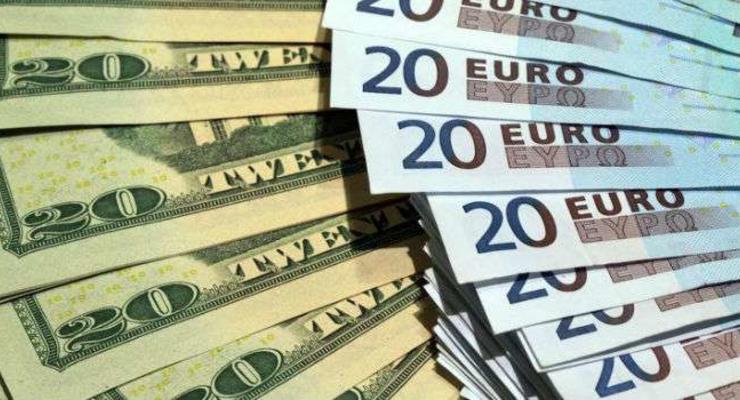 На "черном" рынке заметно подешевел евро