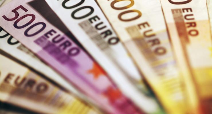 На "черном" рынке незначительно подешевел евро