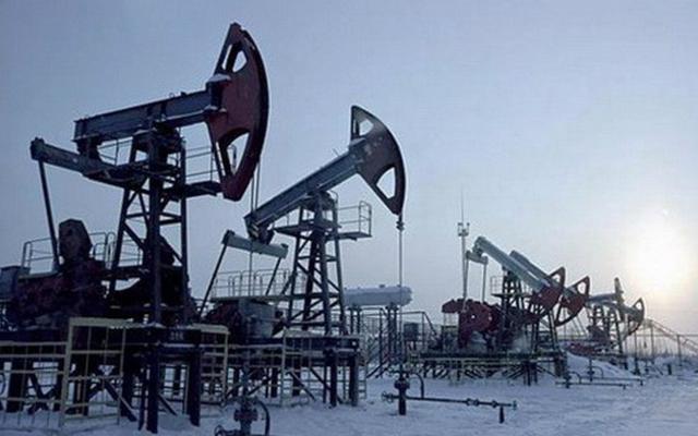 Цена на нефть снижается после резкого роста накануне