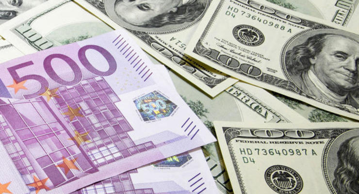 Доллар и евро дорожают на "черном" рынке