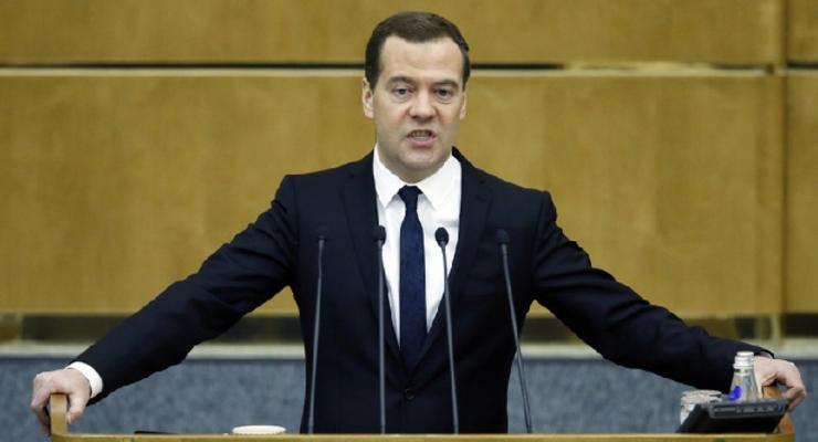 Медведев признал, что санкции негативно влияют на Россию