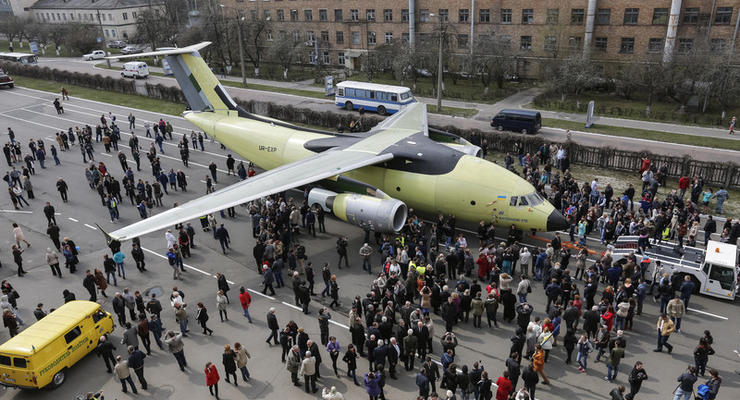Украинский самолет Ан-178 презентуют на авиасалоне в Ле Бурже
