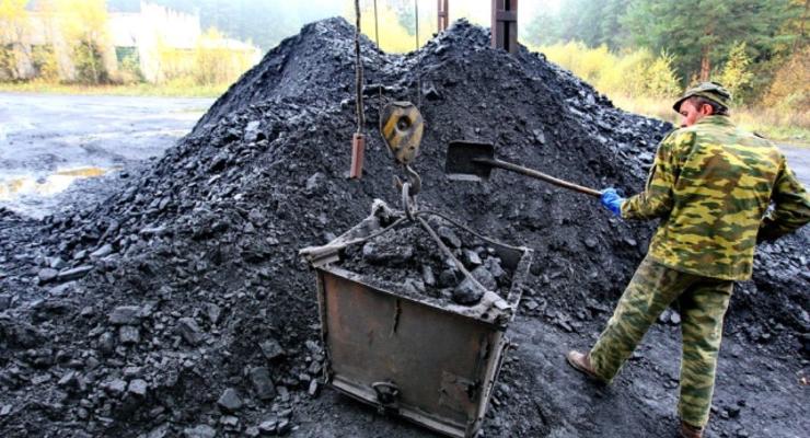 Бизнес во время войны. Как уголь от боевиков попадает в Украину