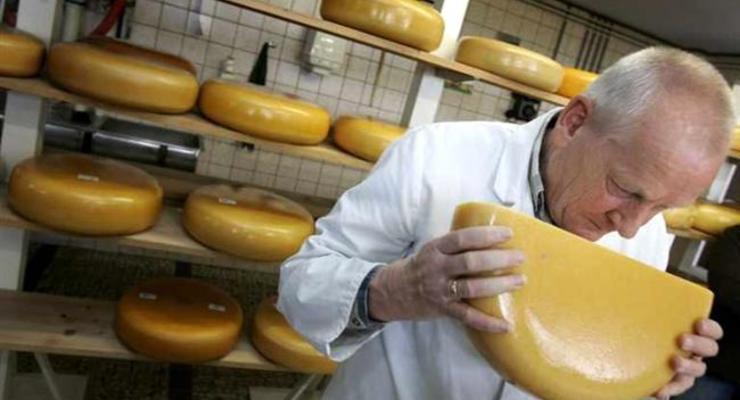 В Крым не пустили почти 8 тонн украинского сыра