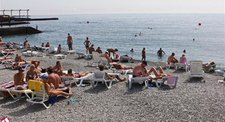 Крымчане массово жалуются на грязные пляжи