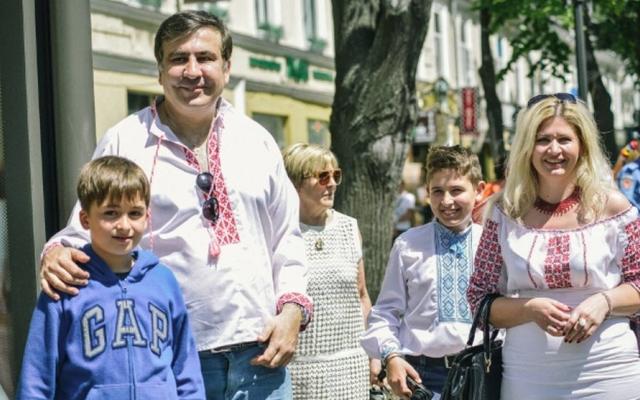 Названа зарплата Саакашвили