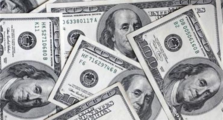На закрытии межбанка курс доллара опустился ниже 21 грн