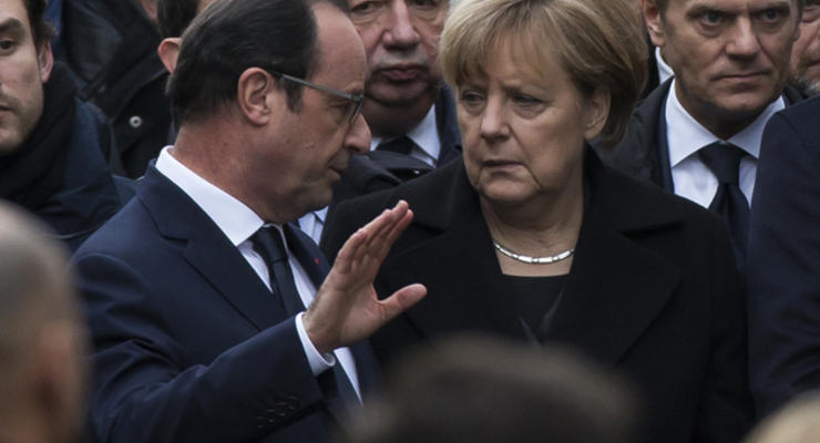 Меркель и Олланд намерены 7 июля провести саммит по Греции