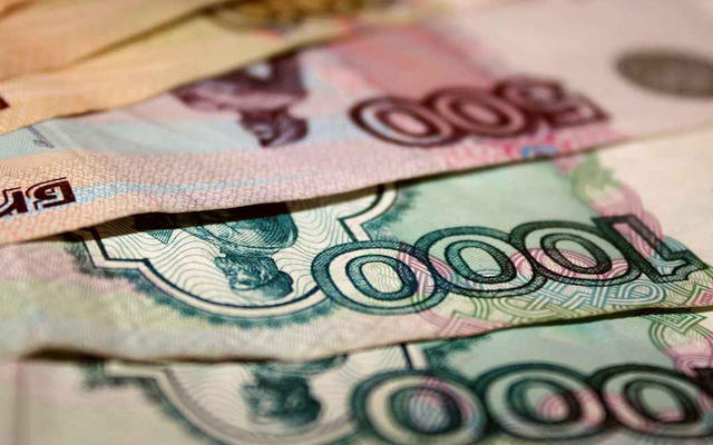 Падение рубля: курс доллара в России побил отметку в 60 рублей