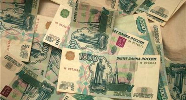 Курс рубля на Московской бирже продолжает падать