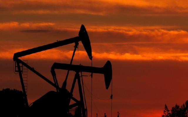 Мировые цены на нефть продолжают падать