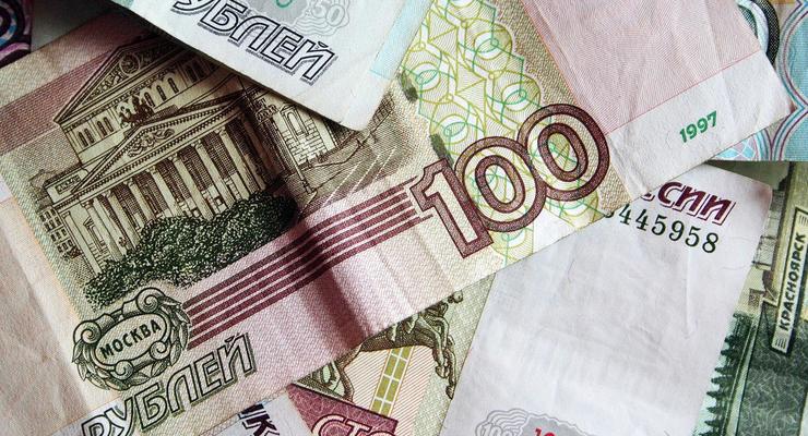 Русские компании массово скупают валюту - СМИ