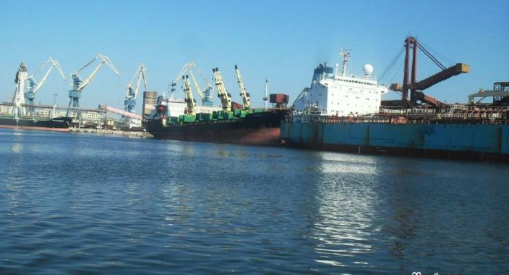 Порт Фирташа обвиняет Кернел Веревского в захвате земли