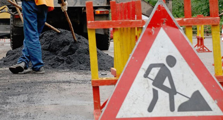 Порошенко подписал закон о ремонте дорог за счет сборов таможни