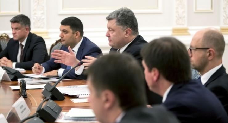 Порошенко одобрил реструктуризацию госдолга Украины