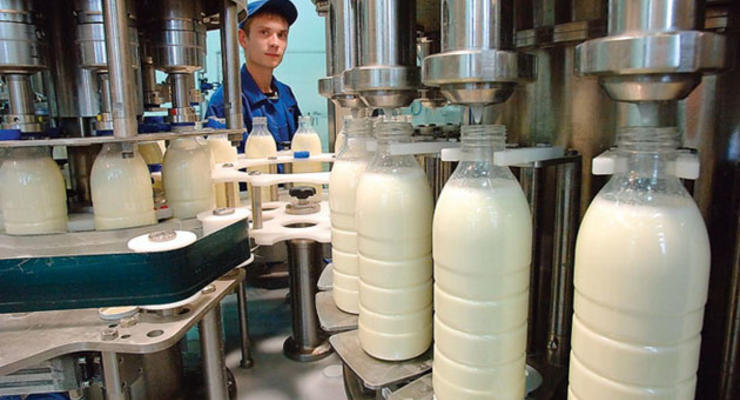 Россия запретила поставки молока из Беларуси